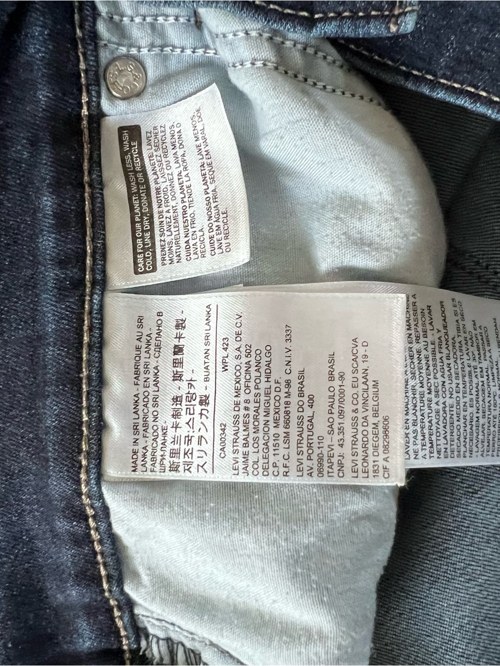 Levi's Dark Indigo Slimming Skinny Jeans - Picture 9 of 11